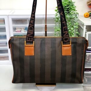 Fendi Tote🔥with the iconic Striped Pattern & handles!